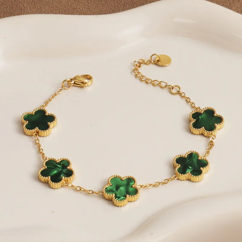 Pulsera de pétalos