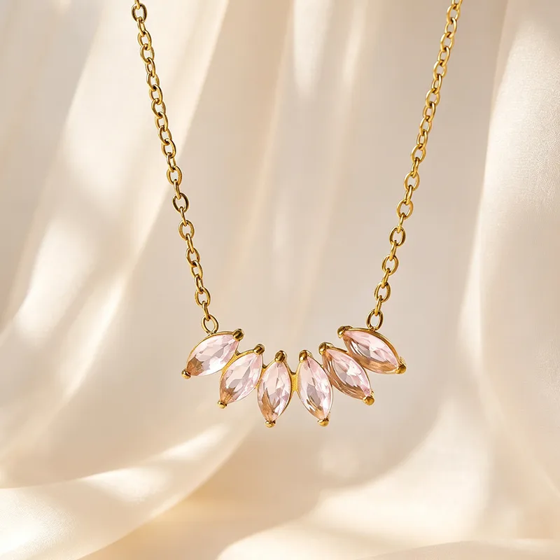 Collar abanico marquise